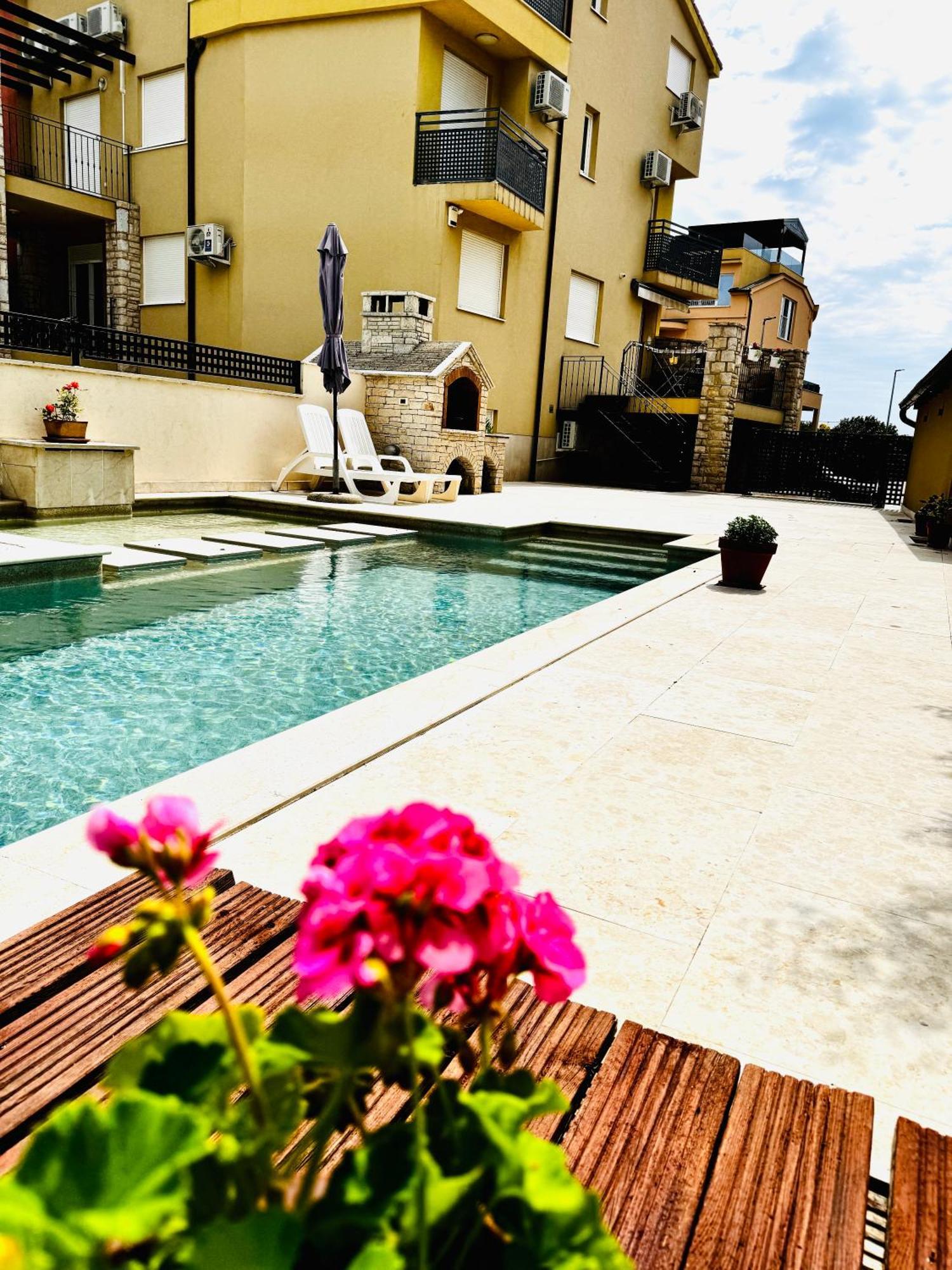 V&v Pool And Sea * Medulin