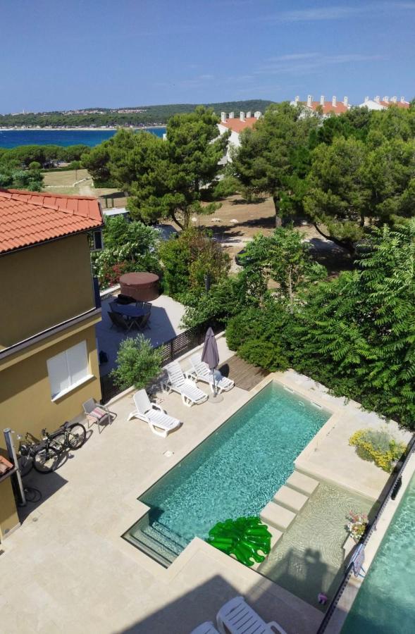 Apartment V&v Pool And Sea Medulin